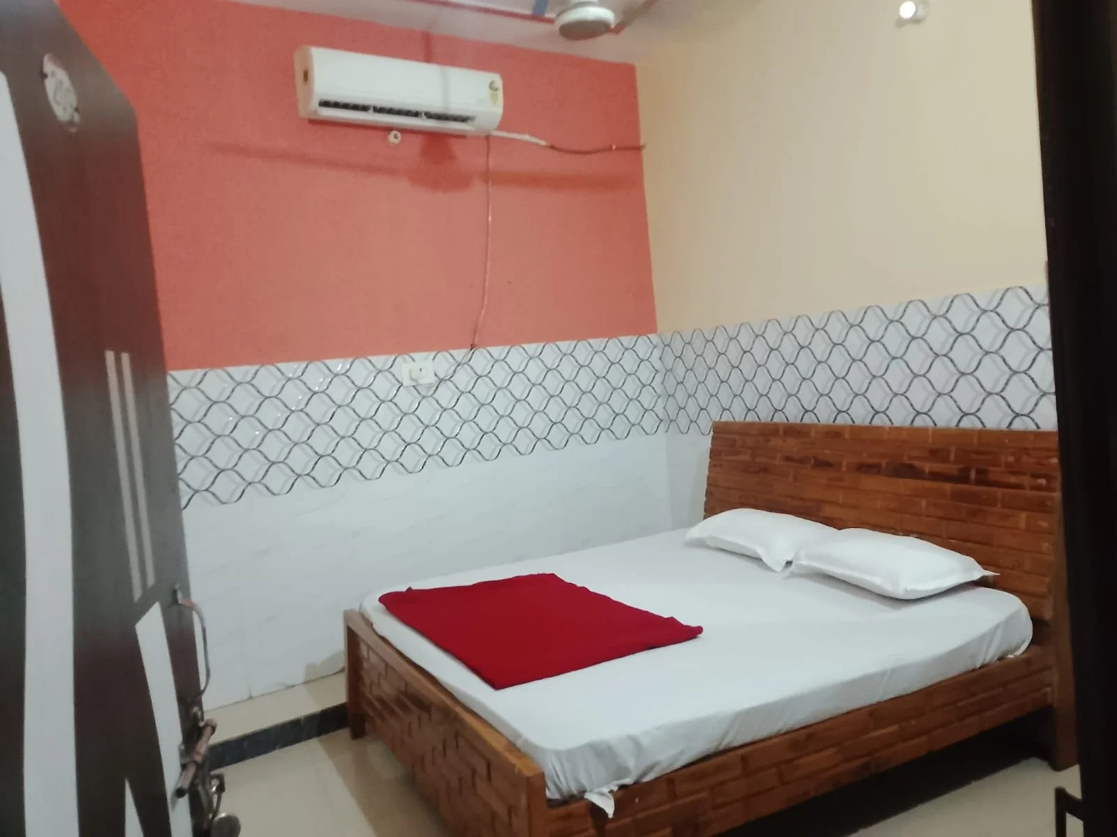 Shri Siddhi Vinayak Guest House near Ayodhya, Uttar Pradesh - Property Image - 2