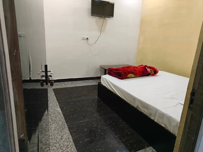 Sky Inn Paying Guest House near Varanasi, Uttar Pradesh - Property Image - 2