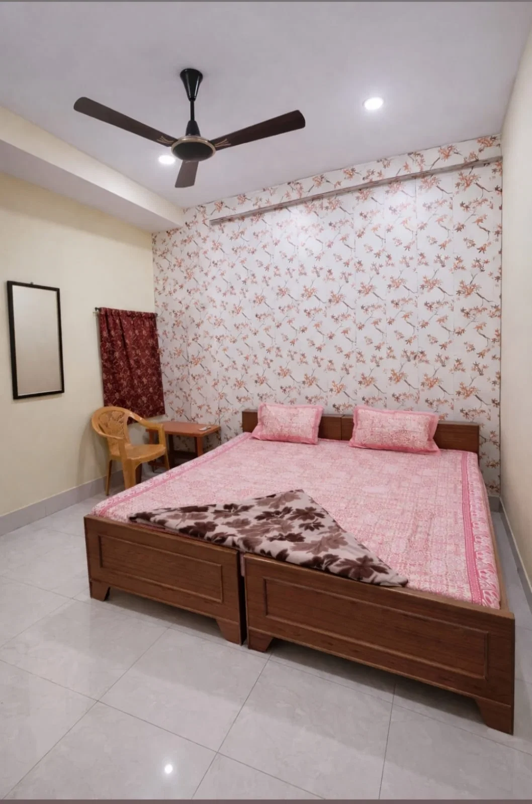 KK Paying Guest House near Varanasi, Uttar Pradesh - Property Image - 2