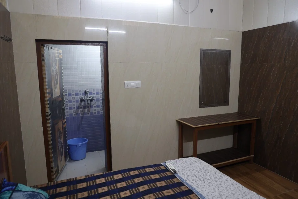 Yugal Vihar Yatri Niwas near Vrindavan, Uttar Pradesh - Property Image - 2