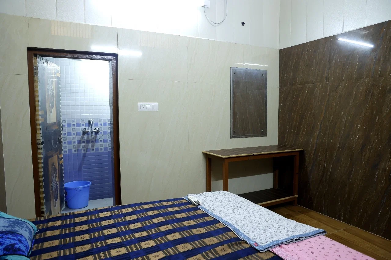 Yugal Vihar Yatri Niwas near Vrindavan, Uttar Pradesh - Property Image - 3