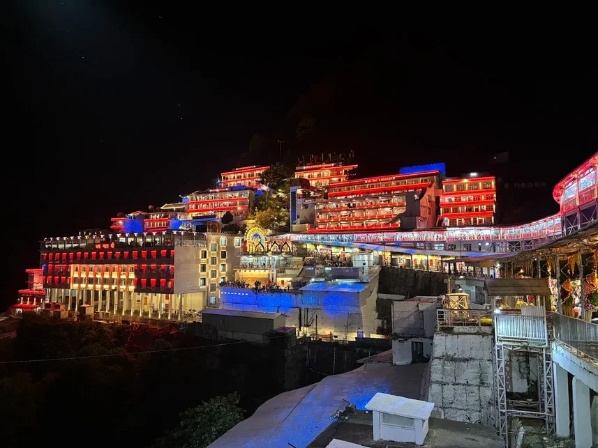 Jammu, Katra, Shiv Khori, Patnitop & Amritsar Spiritual Tour Package