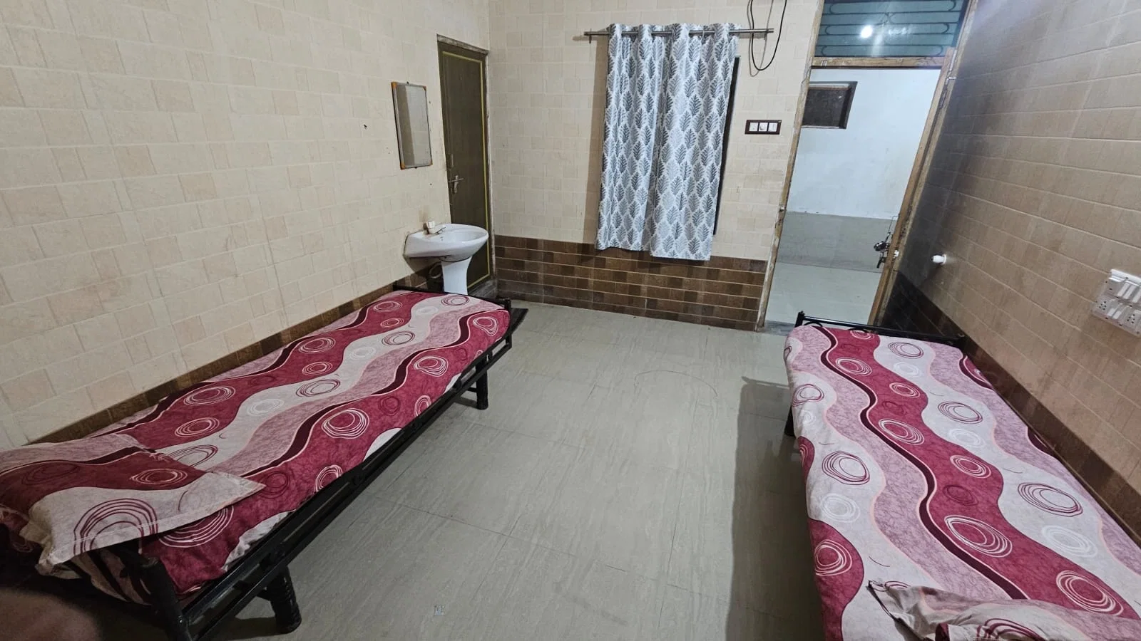 Ambika Niketan Ambaji Dharamshala – Book Rooms Online near Ambaji, Gujarat - Property Image - 3