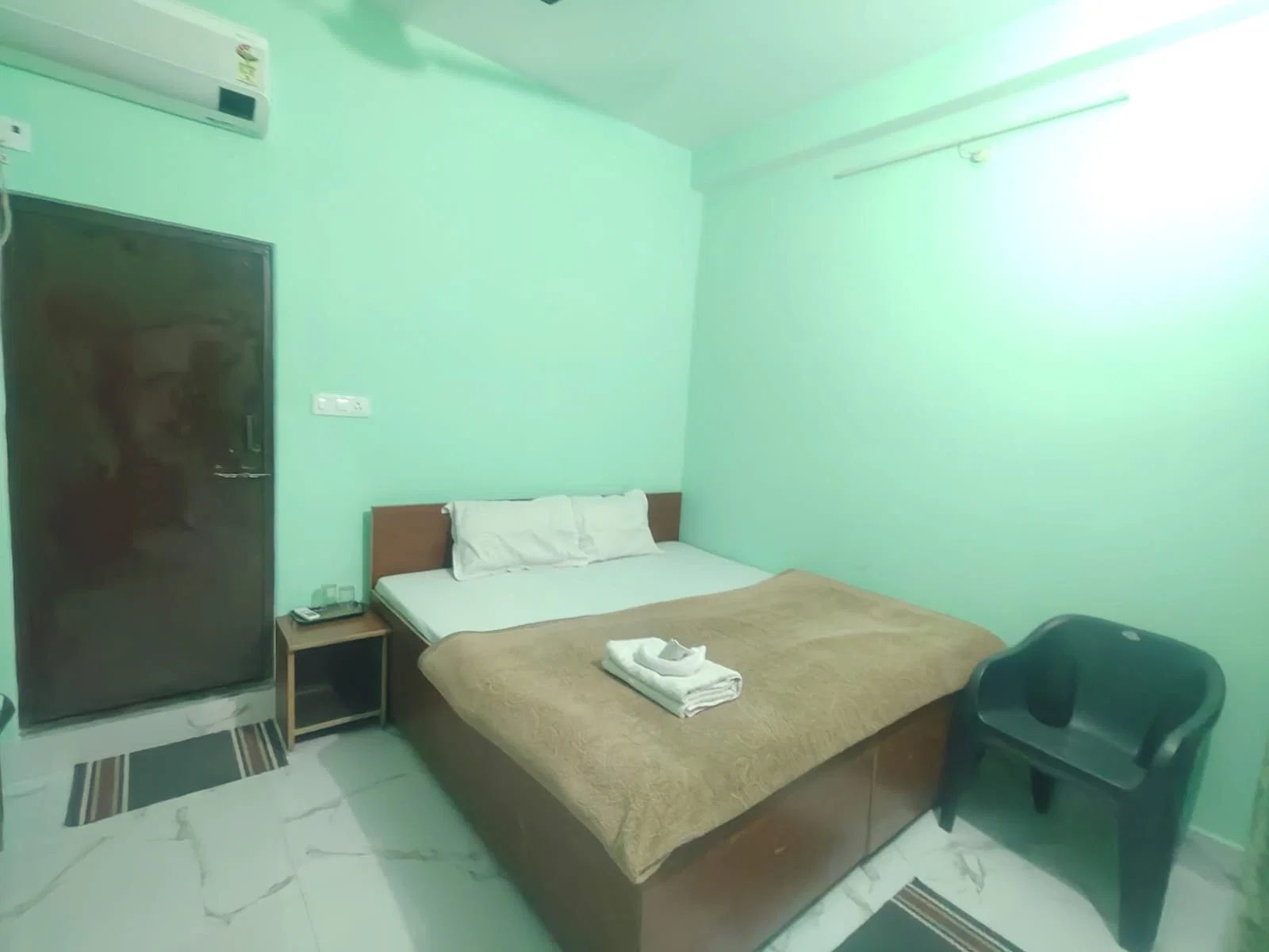 JPM Paying Guest House near Varanasi, Uttar Pradesh - Property Image - 2
