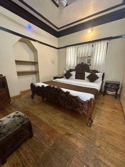 Book Hotel R.J House in Mount Abu, just 350m from Nakki Lake & near Dilwara Temples. Comfy rooms, free WiFi & parking. Book now on Bookingdham for best rates! near Mount Abu, Rajasthan - Property Image - 2